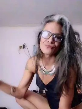 Cam4 Live Sex of LaGuilleMiaw