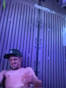 Cam4 Sex Cam of Ezdoesit420