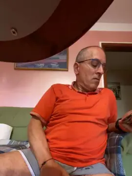 Cam4 Live Porn of Milk1958
