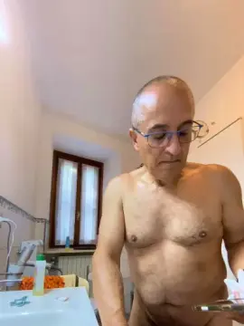 Cam4 Live Porn of Milk1958