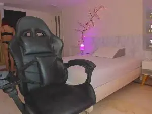 Cam4 Nude Webcam of charolbruce_1