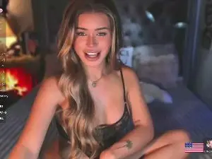 Cam4 Sex Cam of alodia_cums