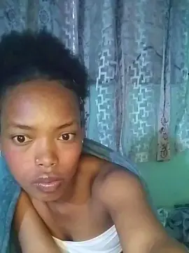 Cam4 Free Live Porn of tinah23