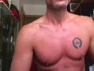 Cam4 Nude Webcam of Xisco8_2
