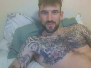 Cam4 Live Sex of BlueEyedThugg1