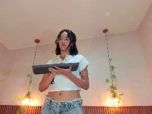 Cam4 Sex Cam of daphne_courtis
