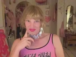 Cam4 Live Porn of pinkyfagyboy