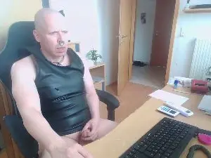 Cam4 Live Sex Cam of Piercing888