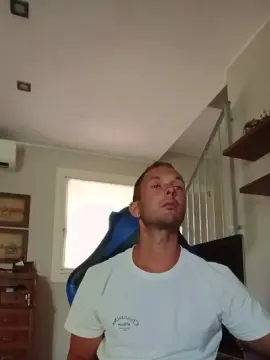 Cam4 Private Sex Chat of riccardoyeah