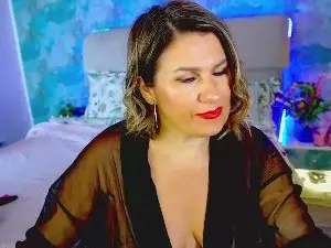Cam4 Watch Live Sex Cams of KiraRoxx