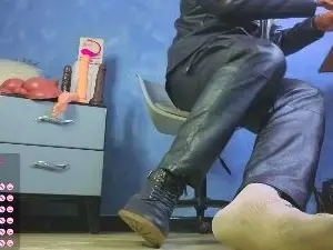 Cam4 Live Porn of MrTom_