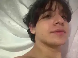 Cam4 Free Live Porn of Cazzinn