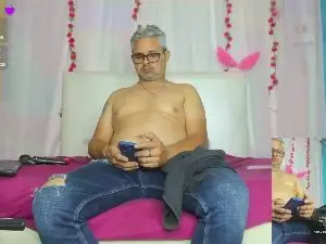 Cam4 Live Sex Cam of Brack_and_Naomy