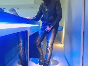 Cam4 Live Porn of wetparis69