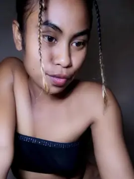 Cam4 Free Live Porn of Dinah974