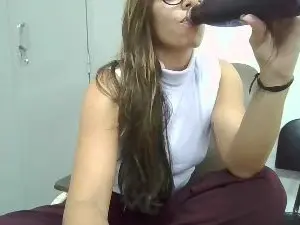 Cam4 Free Live Porn of LollaBunny26