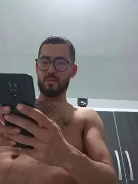 Cam4 Live Porn of HShotsmilegyn