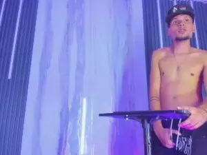 Cam4 Free Live Porn of Handsome_boys_