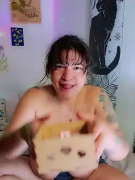 Cam4 Nude Webcam of CrazyMom69