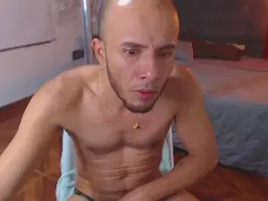 Cam4 Live Sex of poseidon_latino