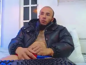 Cam4 Live Sex of poseidon_latino