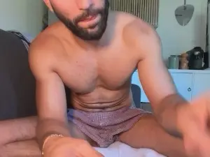 Cam4 Free Live Porn of Roylarry