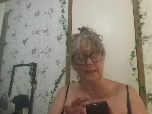 Cam4 Adult Webcams of curvygranny1972