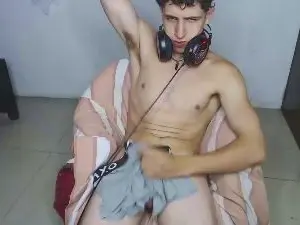 Cam4 Free Live Porn of Noah_sokolov_