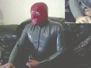 Cam4 Free Live Porn of RubbermanNRW