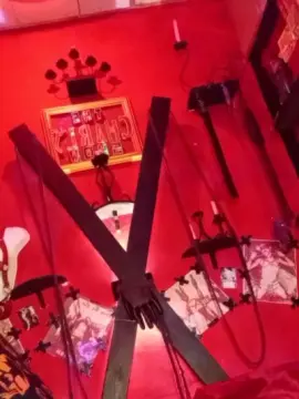 Cam4 Free Live Porn of Charly_BC_BDSM