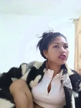 Cam4 Free Porn Cam of artinahfun