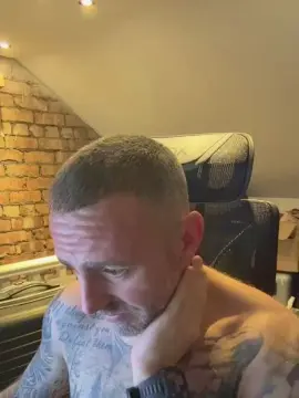 Cam4 Sex Cam of RagingRomeo