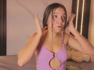 Cam4 Watch Live Sex Cams of Alyssa_Petite