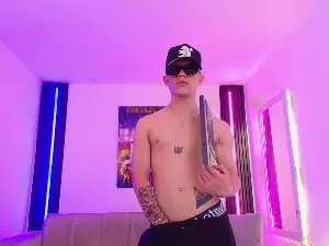 Cam4 Free Porn Cam of LegacyofHorus