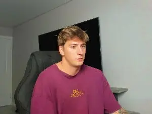 Cam4 Live Sex Cam of KrisHorten