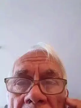 Cam4 Free Live Porn of Cummer51