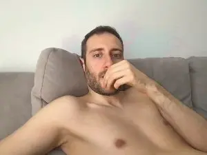 Cam4 Nude Webcam of LukaShyGuy225