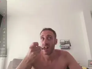 Cam4 Free Porn Cam of LukaShyGuy225