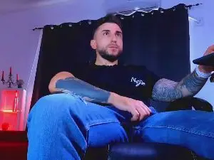 Cam4 Adult Webcam of MightyAaronX