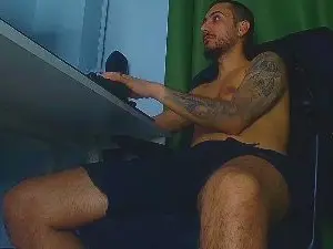 Cam4 Live Porn of AndrewBanner