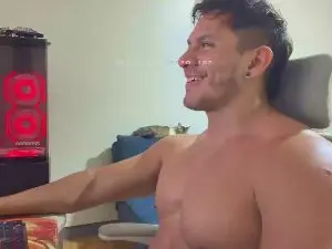 Cam4 Free Porn Cam of DominicVeins