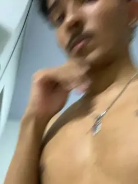 Cam4 Free Live Porn of MavyFelipe
