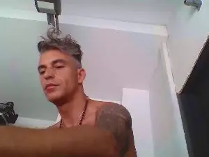 Cam4 Free Live Porn of daddyblueballs