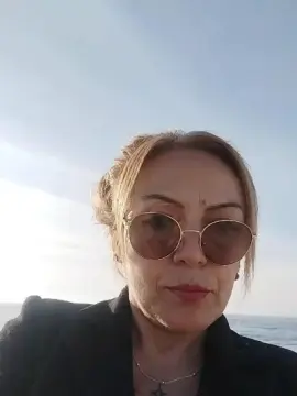 Cam4 Sex Cam of charlotte_milf3