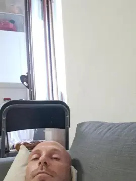 Cam4 Free Live Porn of Gnaro90