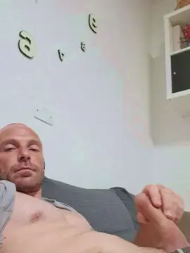 Cam4 Free Live Porn of Gnaro90