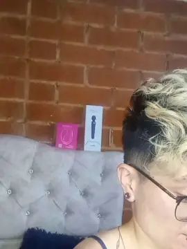 Cam4 Watch Live Sex Cams of Megan222_