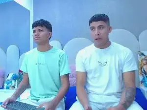 Cam4 Free Live Porn of partyduoboys