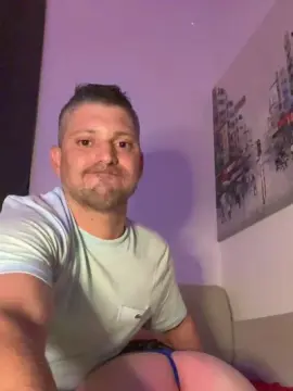 Cam4 Sex Cam of CoupleLyon69