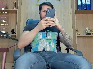 Cam4 Nude Webcam of George_Diesell